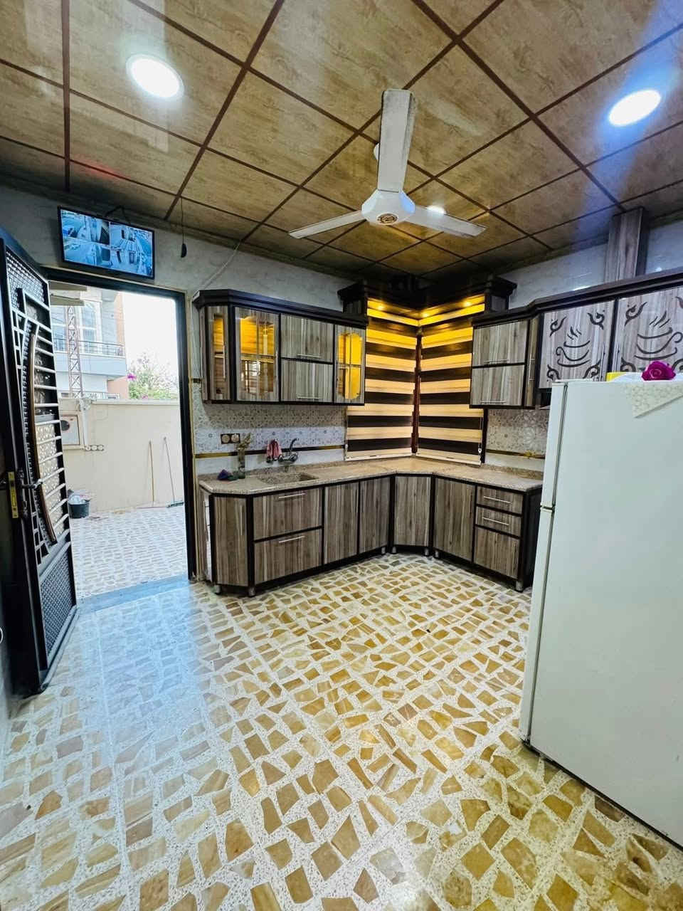 السلام عليكم

🏡 دار للبيع في حي الحدباء مع الأثاث

✨ المواصفات:
• المساحة: 130 متر
• ركن – استلام فوري
• بناء حديث فول
• سند طابو سكني ملك صرف

🏠 التفاصيل:
• طابقين
• 4 غرف نوم
• هول + استقبال
• مطبخ
• صحيات

📍 الموقع: حي الحدباء

📞 للاستفسار:
***********
***********

🏢 مكتب نقوش للاستثمار العقاري
نستقبل عروضاتكم في أغلب مناطق الجانب الأيسر

🔗 لمعرفة الأسعار انضموا لقناتنا على التلكرام:
https://t.me/nukosh97
