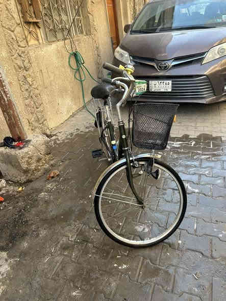 السلام عليكم بايسكل بناتي (موزه) للبيع بايسكل نضيف وحلو مبدل تاير ويل وبريك جدد حجم24 السعر45وبي مجال كلش بسيط مكاني بغداد حي العربي قرب ساحة الزهور الرقم ***********واتساب
