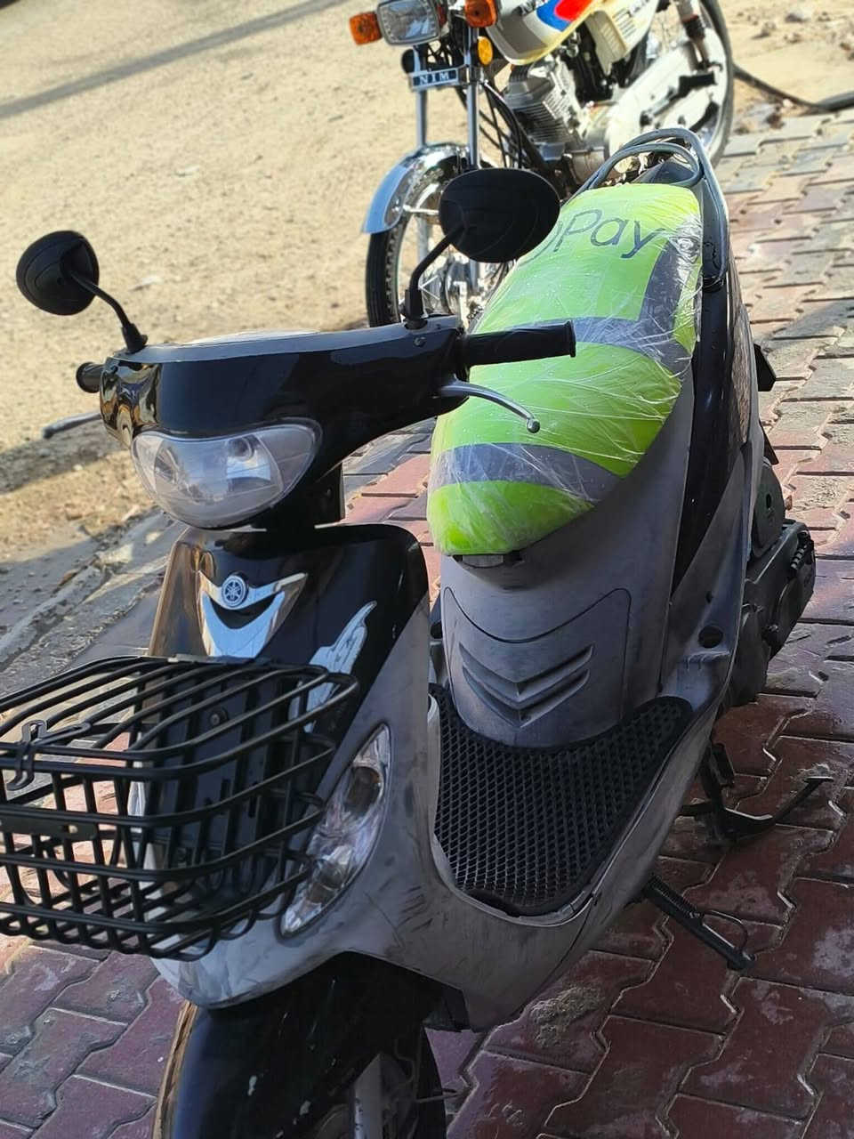 السلام عليكم دراجه منغولي للبيع كفاله عامه ختم واحد دراجه تعال وشوف بعينك السعر 900 لا تعبني ولا اتعبك شراي تعال خاص .... العنوان الديوانية شارع الوكفه 
رقم ***********
