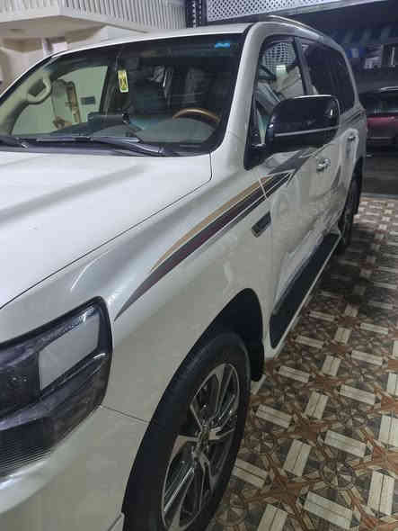 اللهم صلي على محمد وال محمد الطيبين الطاهرين
للبيع لاندكروز جكساره 2021
مكفوله كفاله عامه 
استخدام شخصي
مواصفاته:
كشنات جلد
كشنات كهرباء 
دبل ماوس
محرك V6
ويل 21 + لحيه 21
تخم تاير جديد
عداد المسافه : 82 الف اصل قابل للزيادة
مثبت سرعه 
فتحت سقف 
صندوق كهربائي 
مطفايه حريق
اربع كاميرات محيطيه  360
إشارة ترحيب 
حساسات اماميه كهربائيه
ثلاث شاشات أندرويد
دفع رباعي
سعر $ 575
 مكاني بابل قضاء المحاويل 
للاتصال هاتف : *********** .
..................***********
