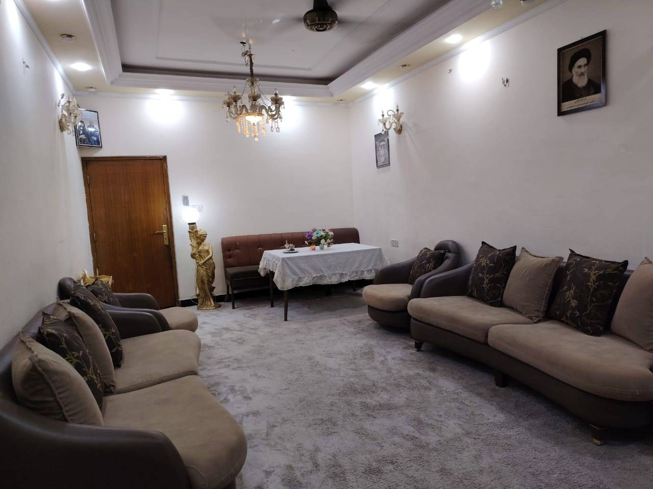 السلام عليكم عندي تخم ١٢ مقعد لسعر ٢٥٠  العنوان الرحمانيه يم جامع الرسول  الي يعجبه يتوصل ويانه عله هذا الرقم ***********
