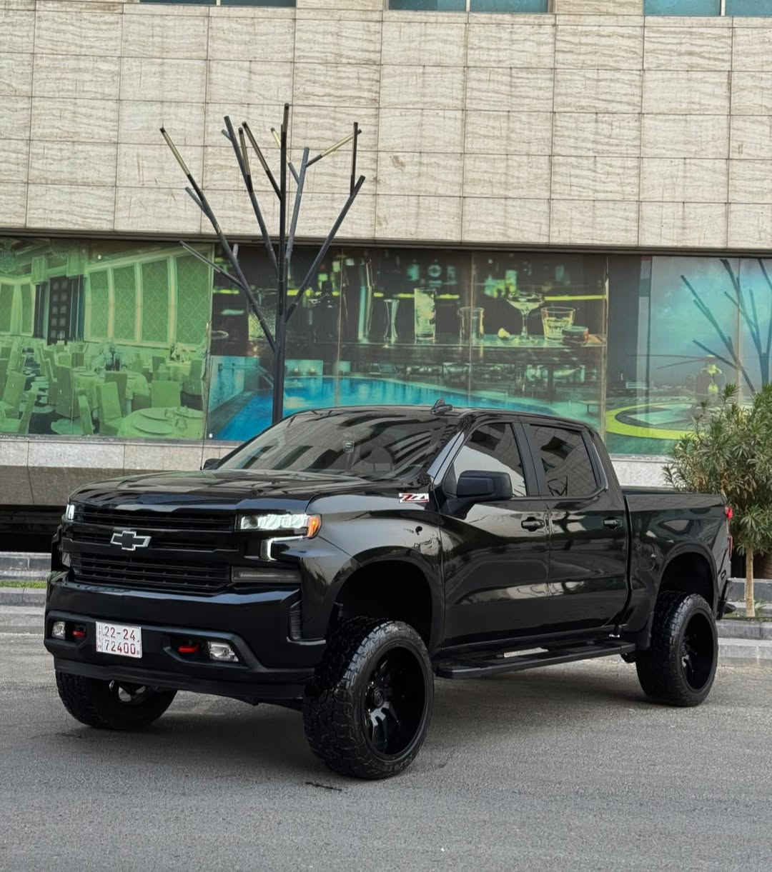 CHEVROLET SlLVERADO,K1500 RST,Z71
سعر حلو مميزه 289ورقه بي مجال 
سياره المهمات المستحيلة 🔥
النوع : سلفرادو  RST فول Z71 من القطع المحدوده في العراق تزويد شركه PRO COMP الامريكيه 
رقم شانصي  1GCUYEED1NZ143299
موديل : 2022‎
ماشية :69 mi
مكينه 8 سلندر  5.3 لتر 
بصمه ابواب 🫆
جنطة كهرباء🔌
تعديل صوت الاكزوز من الشركة رياضي كلش حلو 🔥
تشغيل عن بعد 🔔
كشنات تدفئه + تبريد 🧊🌨️
اناره بلبدي 💡🔦
اناره بلمري🔦
نقط عمياء بلمري✅
ليدات اماميه خلفيه
شاشة كبيره 🖥️
كامرتين خلفية
كامرات خمس من كل جانب محيطية✅
بلوجكتور زنون بلاد
تحكم ستيرن جهتين 
ستيرن هيتر 
سايد بريك دكمة ⚪️
صاجات 
نظام اطفاء
قطعتين تبريد 
باب طويله ✅
بدي قصير  مرغوب 🔥
اناره داخليه LED 
خمس الوان ممكن تتغير لون الاضاءة الداخلية
ساعه ديجتال بالشاشة 🔥
نظام خرائط ملاحة وكار بلي
رادار امامي وتحديد مسار
رادار خلفي ومنبه توقف اصطدام 
جامه خلفيه كهرباء ✅
السيارة جديدة جداً ومميزة من حيث الاضافات والمواصفات وبعد بيهه هواي مواصفات .
سيارا جاهز فحص هزه 100/100
عنوان سياره 📍اربيل 
📞الاتصال زين ***********
📞كورك +واتساب ***********
