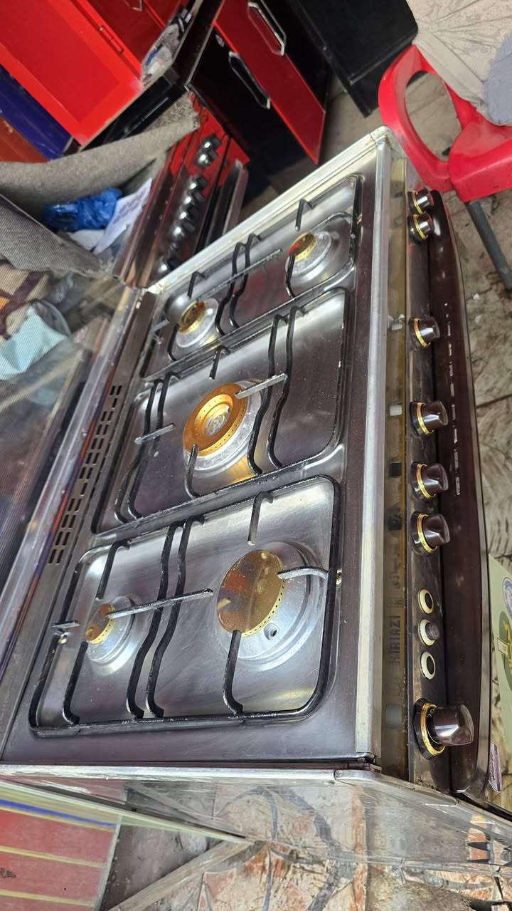 طباخ كريازي مصري نظيف اخو الجديد شرط النار سعره ٢٥٠الف الشراي يتصل *********** ***********
