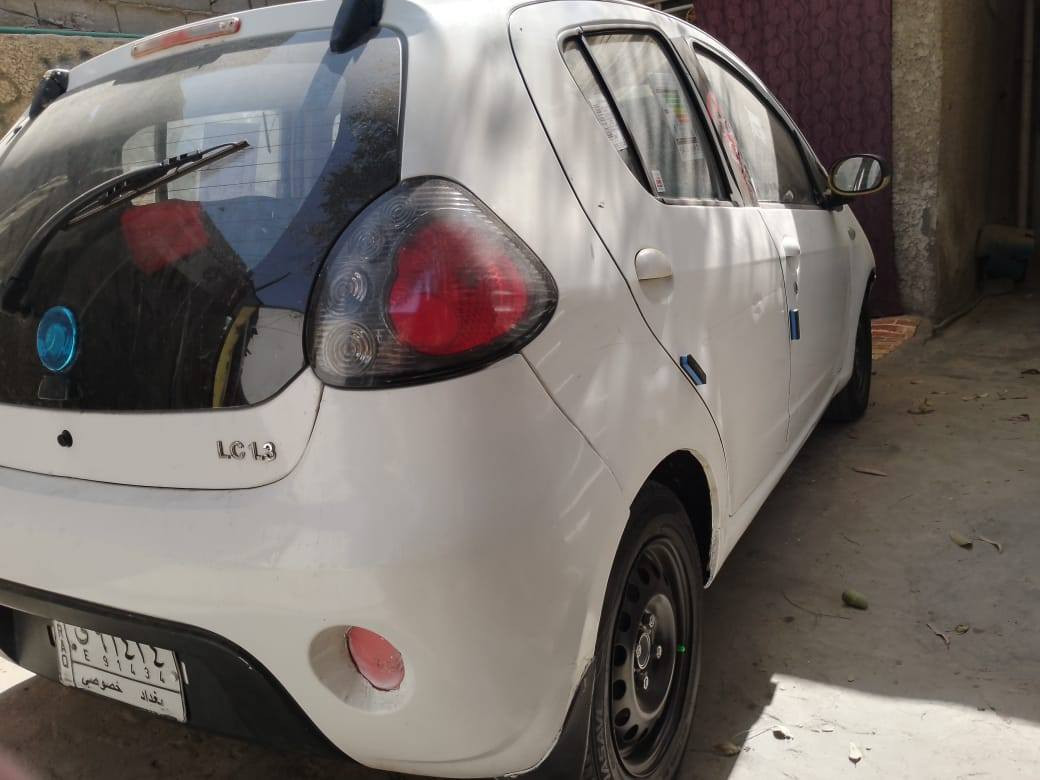 السلام عليكم بانده موديل ٢٠١٣ مال مصرف سياره جديده وجاهزه مكفوله من لضربه لقويه ولكص تخم تاير جديد حداده جديده خلفي امامي كهربائياتهة كلهة شغاله سياره مال جناي عندي بس لمكينه بيهة تبخير اوكع فلوس لمكينه السعر ٢٥ عنواني بغداد لتصال ***********
