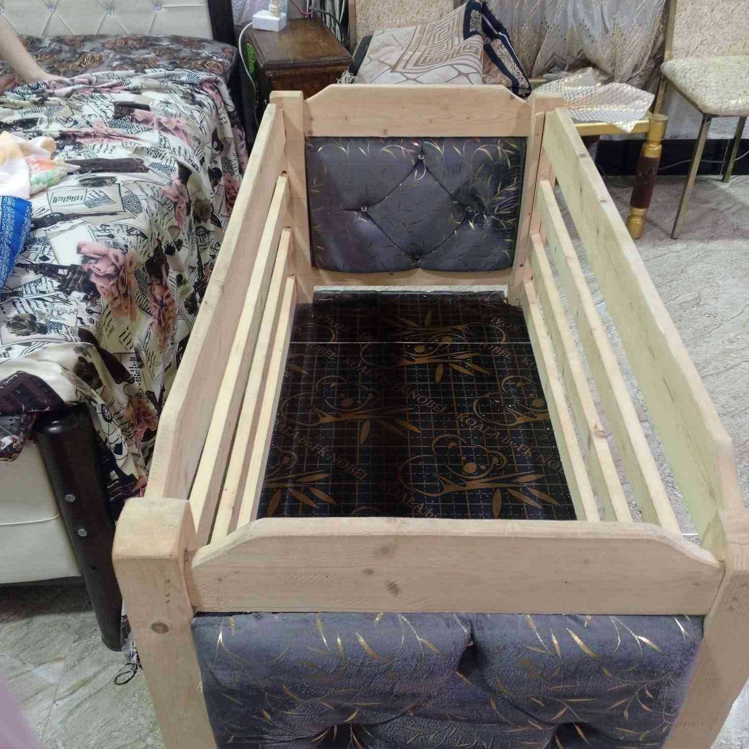 اغراض للبيع كلهم جديد كنتزر صاج ٤ابواب ابو الملحق سعر ٣٦٠وبي مجال ديوان شغل عراقي اكثر من عشر امتار نضيف جدأ سعر ٧٠٠وبي مجال كنتزرين وميز تواليت سعرهم ٣٥٠وبي مجال سرير طفل سعر ٥٥جديد دوشك نفرين سعر ٥٥***********
