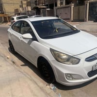 اكسنت موديل 2015 خليجي محرك 1600 مصبوغه من جهة السايق  مابيها شي سياره...