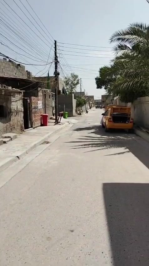 دار للبيع
المساحة ٩٠ متر بناء حديث سقف سندويج يحتوي على استقبال +مطبخ +صاله +حمام داخلي +غرفه نوم +صحيات خارجيه 
العنوان البحث العلمي فرع ازياء الناجي للزي العربي قريب من شارع حي البتول العام 
السعر ٣٧ وبيه مجال  
الاستفسار مع مكتب الوارث للعقار 
الرقم ***********
