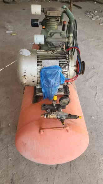 مكان كربلاء السعر 600 《400》لتر
كمبريسر البيع شغال مالت محلي شرط الشغل بطل نضيف بيه تقاسيم
ماطور ثري فيز  ***********
