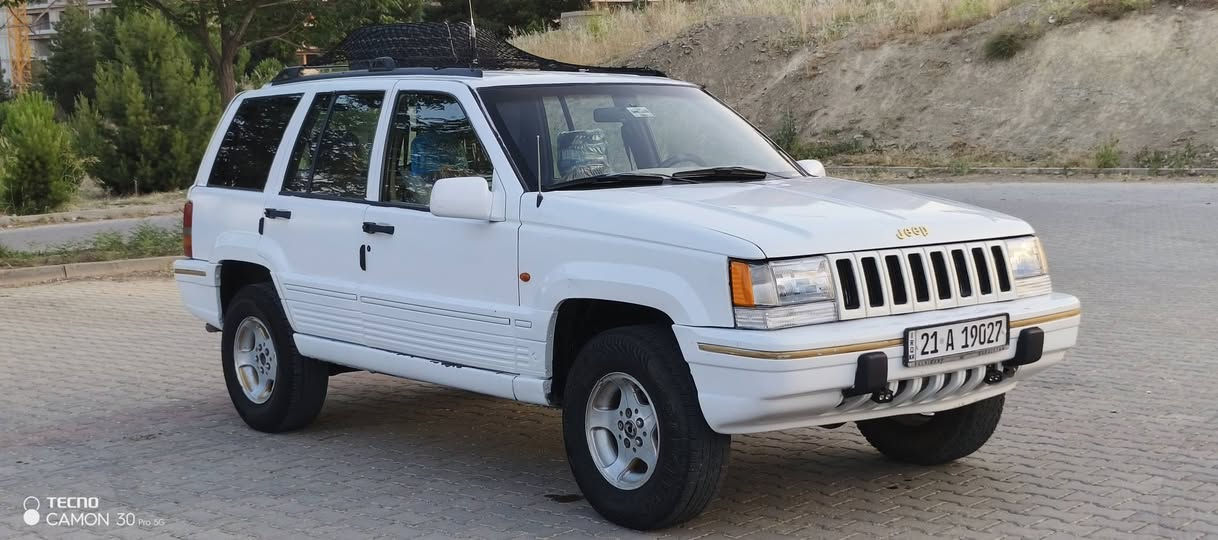 بیع مستعجل 44 ورقە و بی مجال مکان السیارە السلیمانیە   ***********      ***********  جیب کراند شیروکی مدیل 1995 سنویەو هزە و زنکە کلە جدید لحد 2031  کیرو محرك بلاد 6 سلندر کیر اوتوماتیك کیرو محرك شرط فیتر كهربایییات كله شغال كیجات كله شغال دعامیه لدعامی مابی ضربه او خیاس مسجل شاشه ایباد و كامره و حاسه و قفل مركزی ریمونت سیاره مابی مصرف الف دینار ترایك من السلیمانیه لحد البصره السليمانية, العراق
