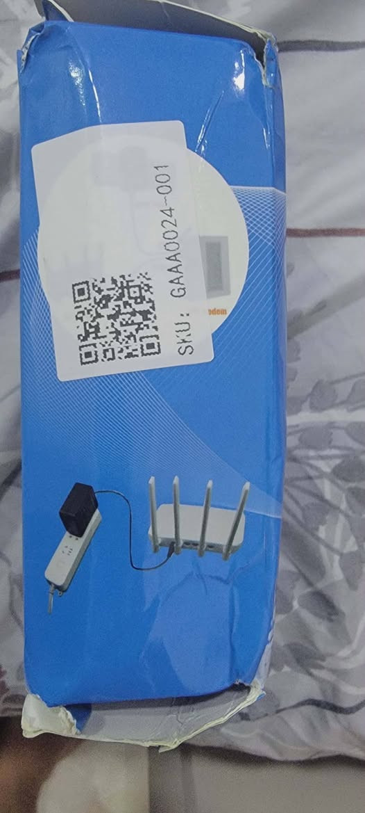 هذا الجهاز عبارة عن **شاحن وبطارية احتياطية (Mini UPS)** تُستخدم لتشغيل الأجهزة الصغيرة مثل الراوتر، كاميرات المراقبة، الليدات، وشحن الموبايل عند انقطاع الكهرباء لضمان استمرار عمل الإنترنت والحماية.
  اكو توصيل


**إذا كنت صاحب هذا الإعلان وتريد حذفه لأي سبب، رجاءا أرسل رسالة إلى الدعم الفني**