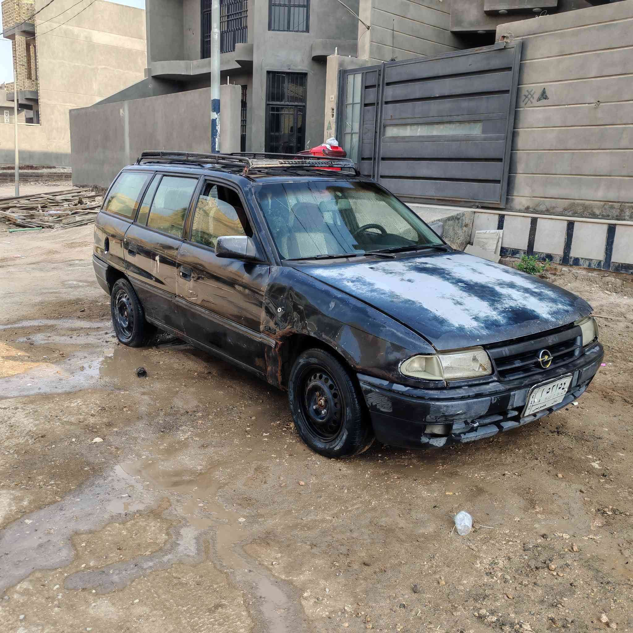 سلام عليكم اوبل استرا للبيع موديل 1993 خير من الله مكينه قبل 3اشهر من شديتهة مال حاويه حجم 16 حداديه 60 بلميه مكان ديوانية سعر 26 وبيهة مجال *********** اتصل وادلل
