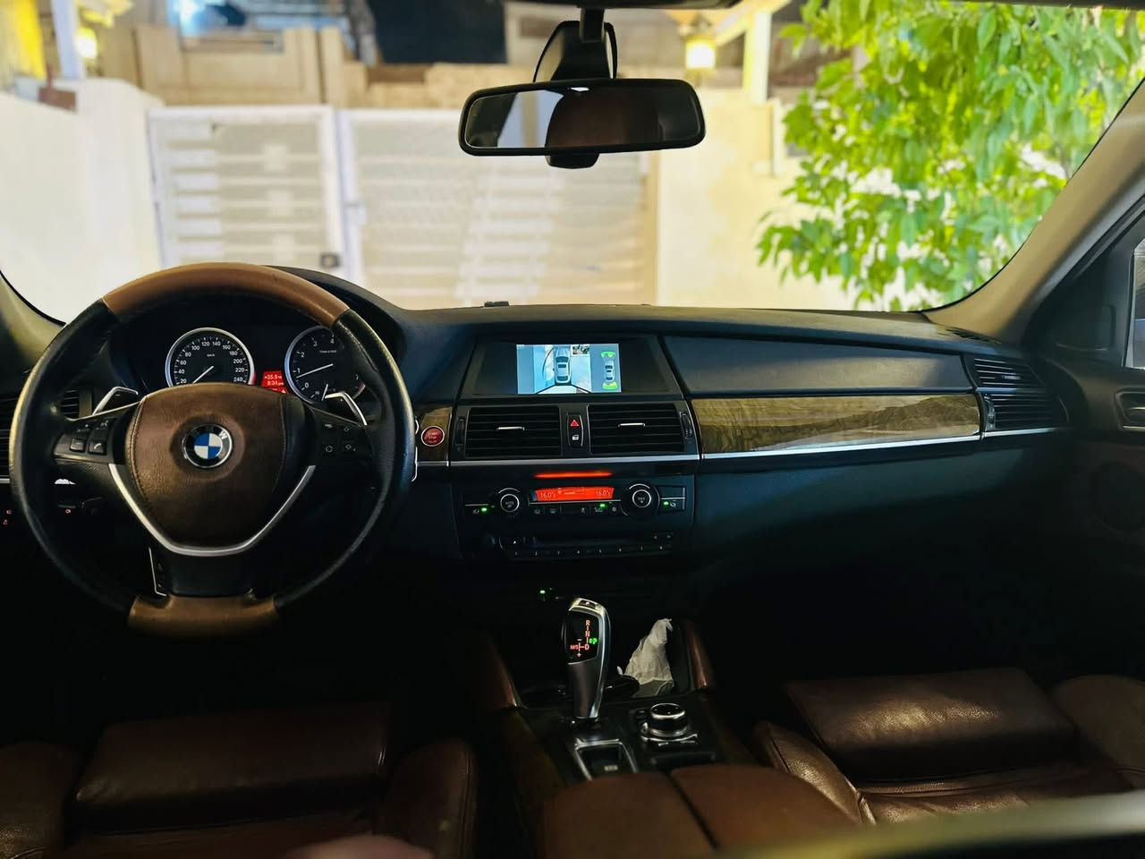 BMW X6 3.5  2009
--------------------------
#السعر : اتصال ☎️ مناسب. !! 
‏
#رقم الهاتف :-*********** واتساب  

#رقم السيارة : سليمانية دولي 

#مكان السيارة : كربلاء 
----------------------
للبيع او مراوس ب نيسان بترول فقط
بي ام  X6 موديل 2009 
حجم 3.5 6 سلندر توين تيربو المرغوب. 
  سيارة خليجية الوحيده من خواته هاي النظافه
سنوية +هزة جديد سيارة مكفولة 
بدون ضربة وصبغ وتبديل كفاله 
سيارة فول فووووول مواصفات
تفاصيل 👇🏼👇🏼
1_ بصمة 
2_محرك 6 سلندر  ✈️⁦⁩+كير مكفولات ⁦
3_تبريد شغال قطعتين ❄️ 
4_سلايت 
6_مراية داخلية+جانبة عاكسة 🔍
7_مري شفط ⚔️
8_ كشنات كهرباء  +ذاكرة خزن  
9_بردات جانبية✨
10-لدات انارة داخلية 💡
11-شاشة جبيرة 🖥
12-داخل اوف وايت 
13-انارة ترحيب 🔦+ أناره علامة BM أبواب 
14_ كاميرا خلفية 
15-حساسات امامي خلفي  
16-ويل حجم 20 تو سايز  +تخم تاير جديد 
17-صدر امامي خلفي جديد  ⚔️⁦
18-اوتو هولد ⚔️ 
19-لايت زنون داينمك  
20-ستيرن كهرباء مع خزن ذاكرة 
21-شاشة اعطال 
22_هاند بريك بصمة 
23- كزوز رياضي بلادي
24_شفتات ستيرن 
25_جنطة كهرباء  
26_دخول ذكي 
27_زراك لايت 
28_تشغيل بدون مفتاح 
29_فان خلفي منفصل
30 بعد بيه هواي مواصفات ما ذاكرها 
اتصال ☎️ سيدعلي ***********
سعر اتصال ☎️ سعر مناسب  
سياره جديده بمعنى الكلمة
----------------------
