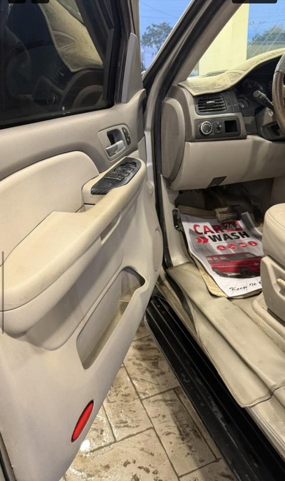 السلام عليكم سوبربان ادوات 2009 للبيع مكاني بغداد سعر 57 وبيهة مجال بسيط السيارة حلوة وسعرهة مناسب وبالعافية على الياخذهة ***********
