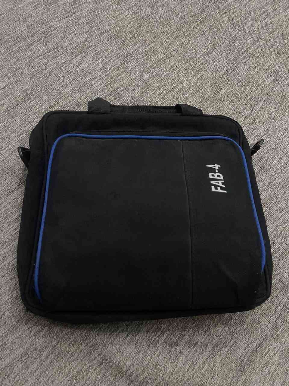 للبيع بلاي ستيشن 4 خليجي واحد تيرا
مع اربع أيدي وثلاث أشرطة فيفا ( 17 - 18 - 19 )

وشنطة  الجهاز نظيف جدا واخو الجديد 

لتواصل واتس اب ***********
