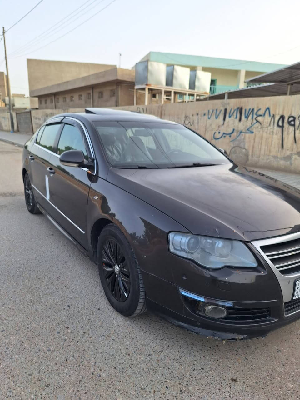 فولكس واگن الماني باسات  موديل 2010
رقم سليمانيه
 تشغيل بصمة 
هاندبريك بصمة 
تدفئة + تبريد  حساس فوليوم مناخ منفصل 
كاميرا بلادي
حساسات خلفي و امامي
شاشة 
مراية شفط + هيتر + تعميم 

كشنات جلد  كهربائي + هيتر 
لايت زينون بلادي 
اوتو بارك
اوتو هولد
مثبت سرعة 
كير 6 نمره مرغوب اوتو + عادي 
كير ومحرك وتبريد وكهربائيات كلها بشرط 
ويل 18 بلادي 
باتري وتايرات كلها جدد
بيها شوي صبغ بلباب الخلفي   
السعر 85
للستفسار ***********
مكان السيارة بغداد الحريه
