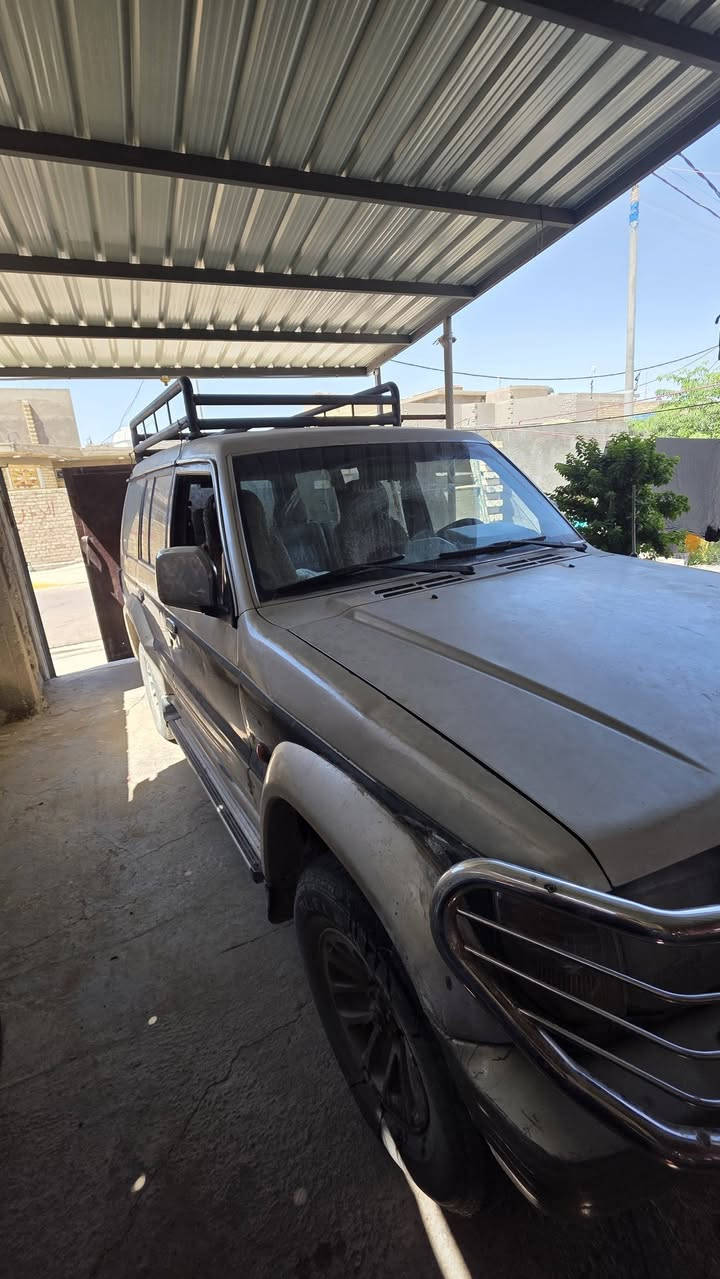 السلام عليكم باجيرو ميتسوبيشي موديل ٩٣ محور محرك في فيتي. رقم بغداد بسمي.   ٤٥ وبيه مجال ***********حيدركريم واسط الصويره
