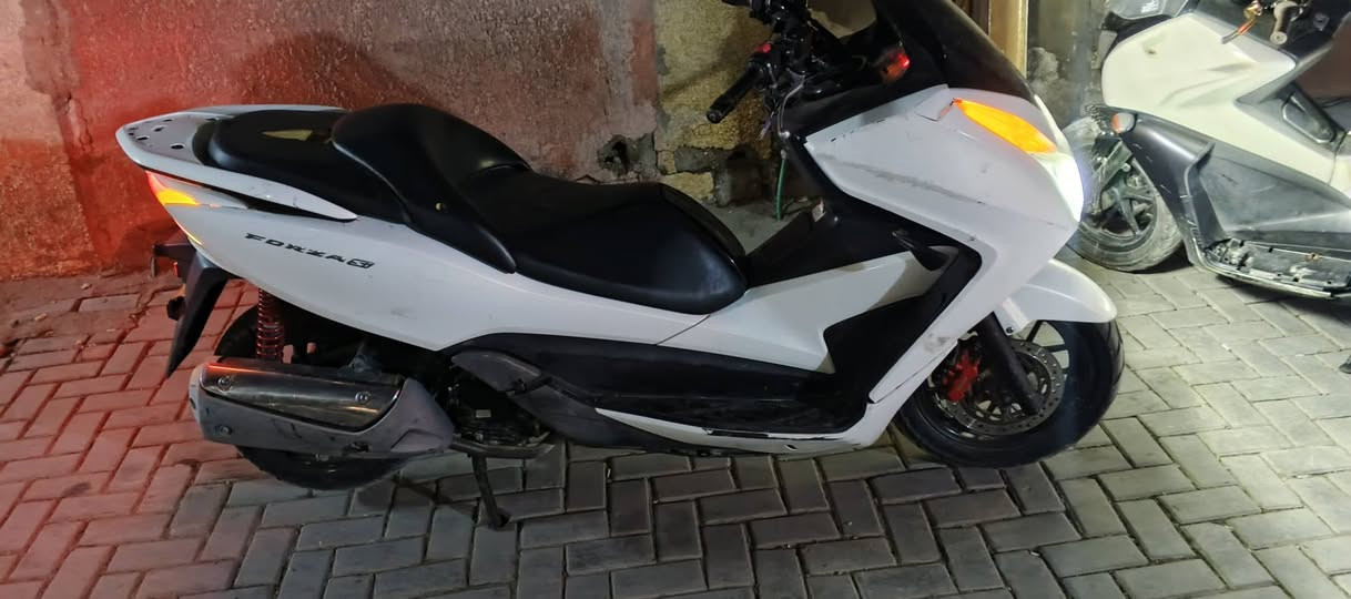 فورزه صفر 12 دراجه رمبه متروكه صار فوك السنه بعده حال الوكاله بيها شخوط بل بجم موضح بل صور رقمي *********** بغداد, العراق
