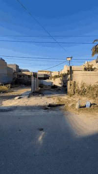 قطعه أرض للبيع او المراوس في منطقه السيديه مربع الاقتصادين مساحه ١٠٢ متر بلوك إول قرب تجاري عرض الشارع ١٥ متر سعر مناسب الاتصال ***********
