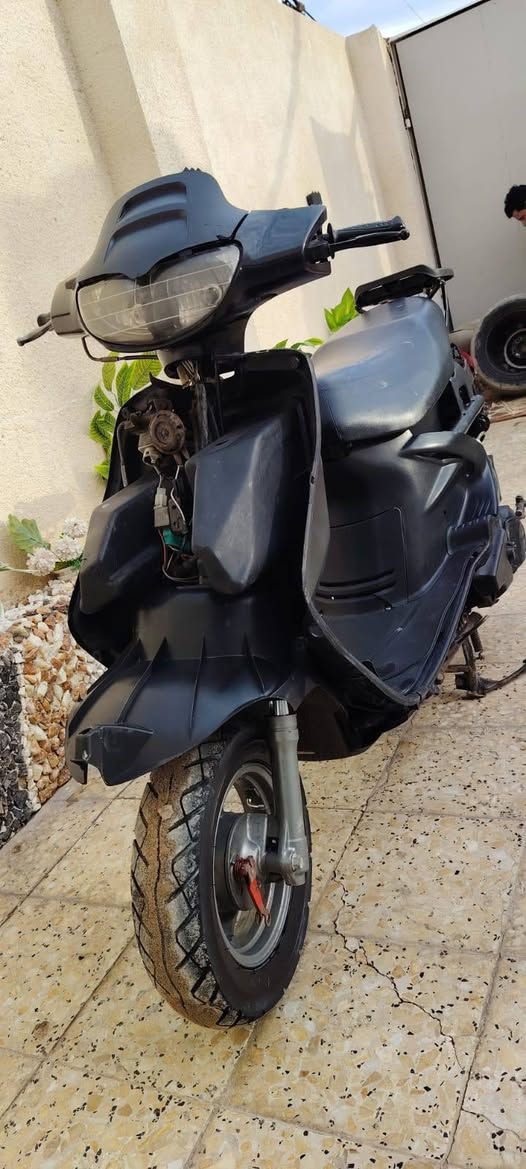 سلام عليكم
فراشه فحل جديده مكينه حاويه كلشي شغال بيهه  
السعر 400مكاني نجف شارع المطار ***********
