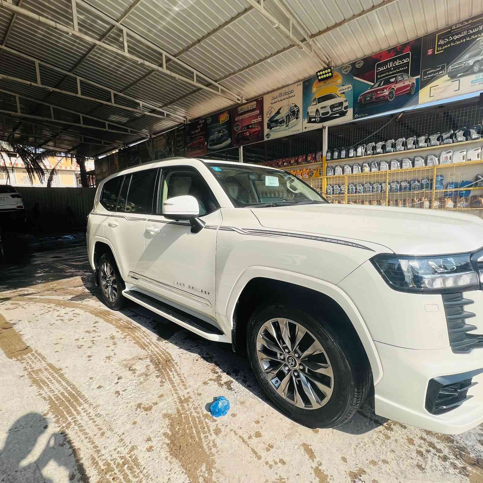 السلام عليكم لاندكروز ٢٠٢٣ شركة ساز لمتدد اصل 4000 تنفس طبيعي مكفوله كفاله عامة ماشي ٤٣  السعر 720 الاستفسار *********** غير متواجد عل فيس
