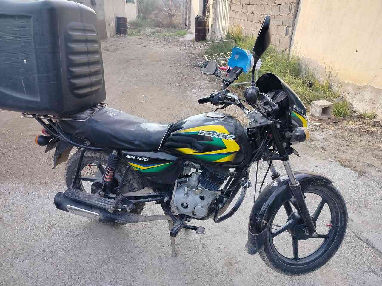 السلام عليكم دراجة للبيع مرقم رقم نكليزي موديل 22 السعر 1800رقم الموبايل ***********
