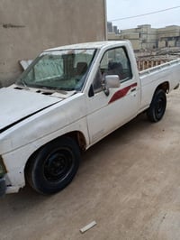 نيسان بلاديه • ١٩٩٣ • اوتوماتيك