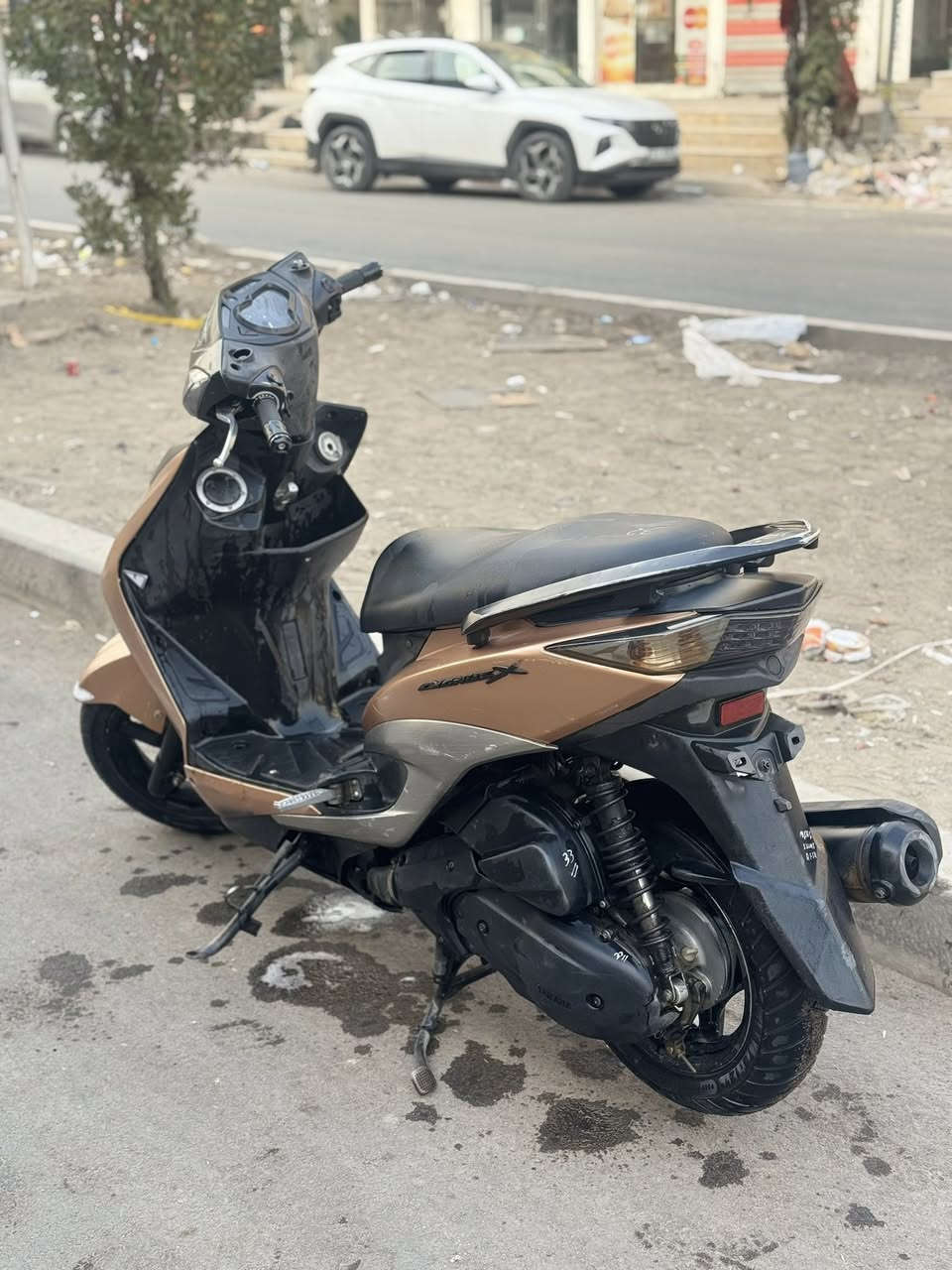 السلام عليكم سكنس لد طلاعات 2014 الدراجه على ايدي ماخذها رمبه وعلى ايد وحده وما متعوبه ودهن موتل وعليها كل شهر ادامه كامله الدراجه خير من الله عارضها ب850 وبيها مجال ولو ما محتاج فلوسها مستحيل ابيعها بهذا السعر  ومستحيل تلكه سكنس لد طلاعات بهذا السعر وبهيج نضافه الدراجه ربع متصرف عليها 
عنواني البلديات 
هـ***********
