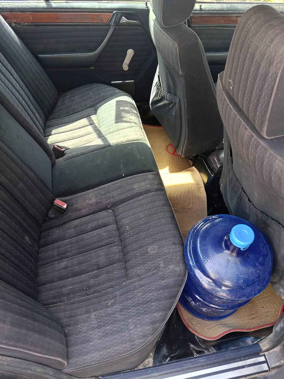 سلام عليكم مارسدس دب موديل 92  للبيع محرك بطه 3000 رقم بقداد سنويه بسمي ثاني يوم تحويل سعر46 وبيه مجال
***********
