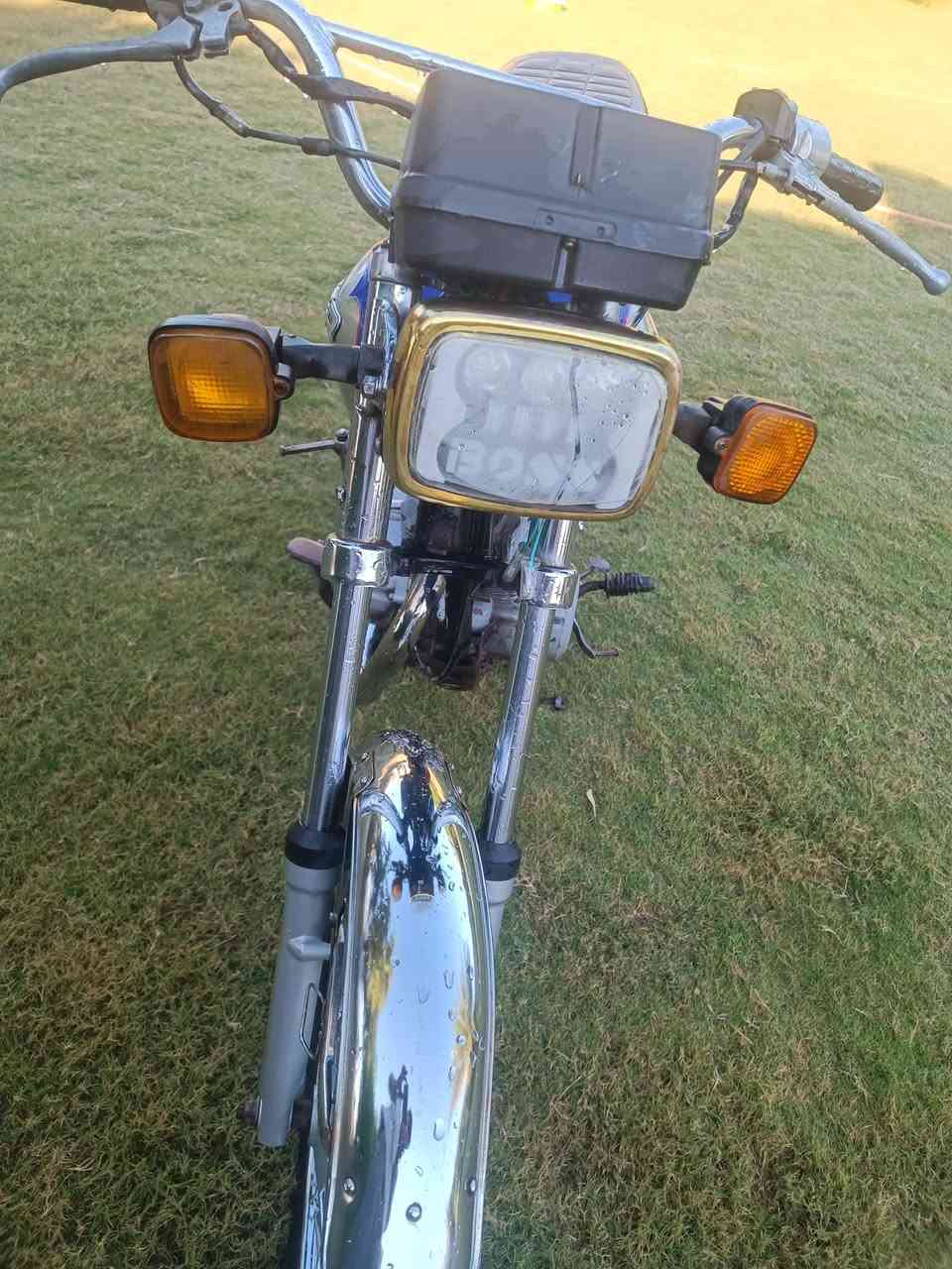 #متاح 4 كير. اوراق موديل 2021. محرك يخبل.  دبلات شغاله.  كهربائيات شغاله. اشاير ال 4 لايت بك لايت دشبول كله شغال نشره جوه التانكي  ووياله وتايرات جدد. الدراجه جاهزه نص هندر واطلع. السعر 400 وبيها مجال للشراي ***********
***********
