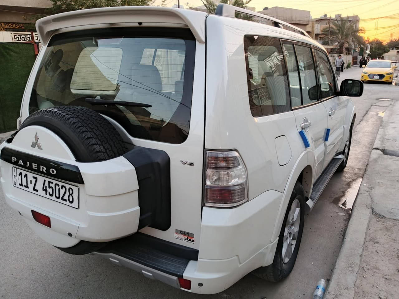 سلام عليكم ورحمة الله وبركاته
باجيرو حبتور موديل 2010
كفاله عامه من صبغ وتبديل وبارد 
رقم بغداد  الجديد 
سياره بسمي  
كشنات كهرباء
6 V. 3500
للبيع فقط 
السعر١٦٠ وبيه مجال 
 رقمي ‏‪***********
 والسونار مثل ما موضح بالصوره شركه باركود الي بزيونه  
مكان السياره بابل مركز الحله قرب ضريبه ومتواجد ثلاثاء في بغداد
