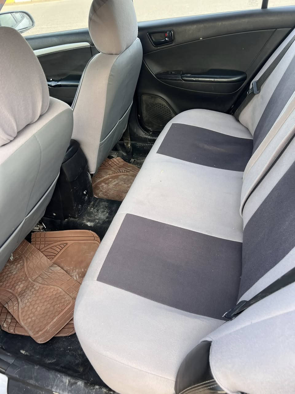 سوناتا خليجي موديل 2009  رقم بغداد السيارة كاملة مكملة وخير من الله محرك 2000 منظومة غاز ايضاً كير محرك كفالة مصبوغة حزام للجمالية وبيها ضربة بالجامرلغ جهة السايق السعر ٩٨ وبيها مجال بسيط جداً العنوان ديالى بعقوبة للاتصال ***********
