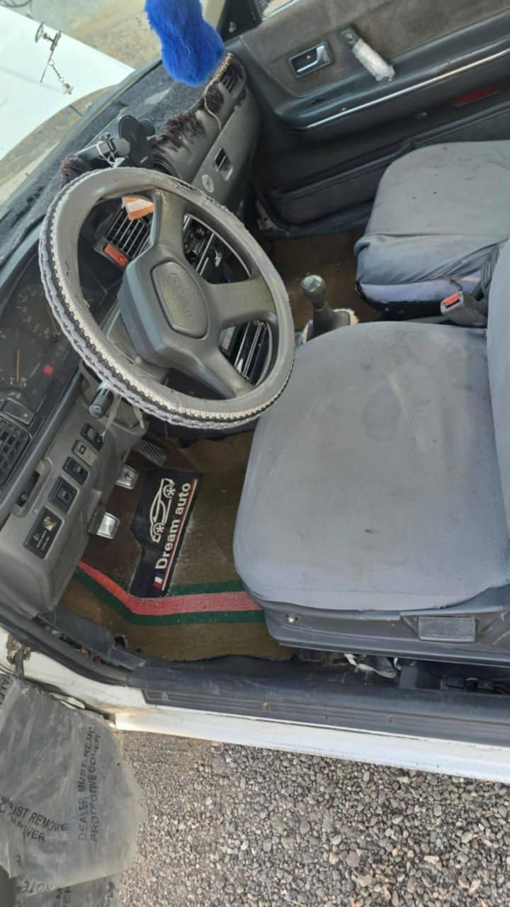 مازدا 626 
محرك 8 بخ المرغوب
رقم سليمانية سنوية جديدة 
بطاقة بانزين بي 
تبريد ثلج..... سيارة بلادية 
فقط بي جامرلغ 
سيارة مابي خياس 
سعر 40 وبي مجال 

اني مكلف بالنشر

رقم صاحب السيارة 
***********
