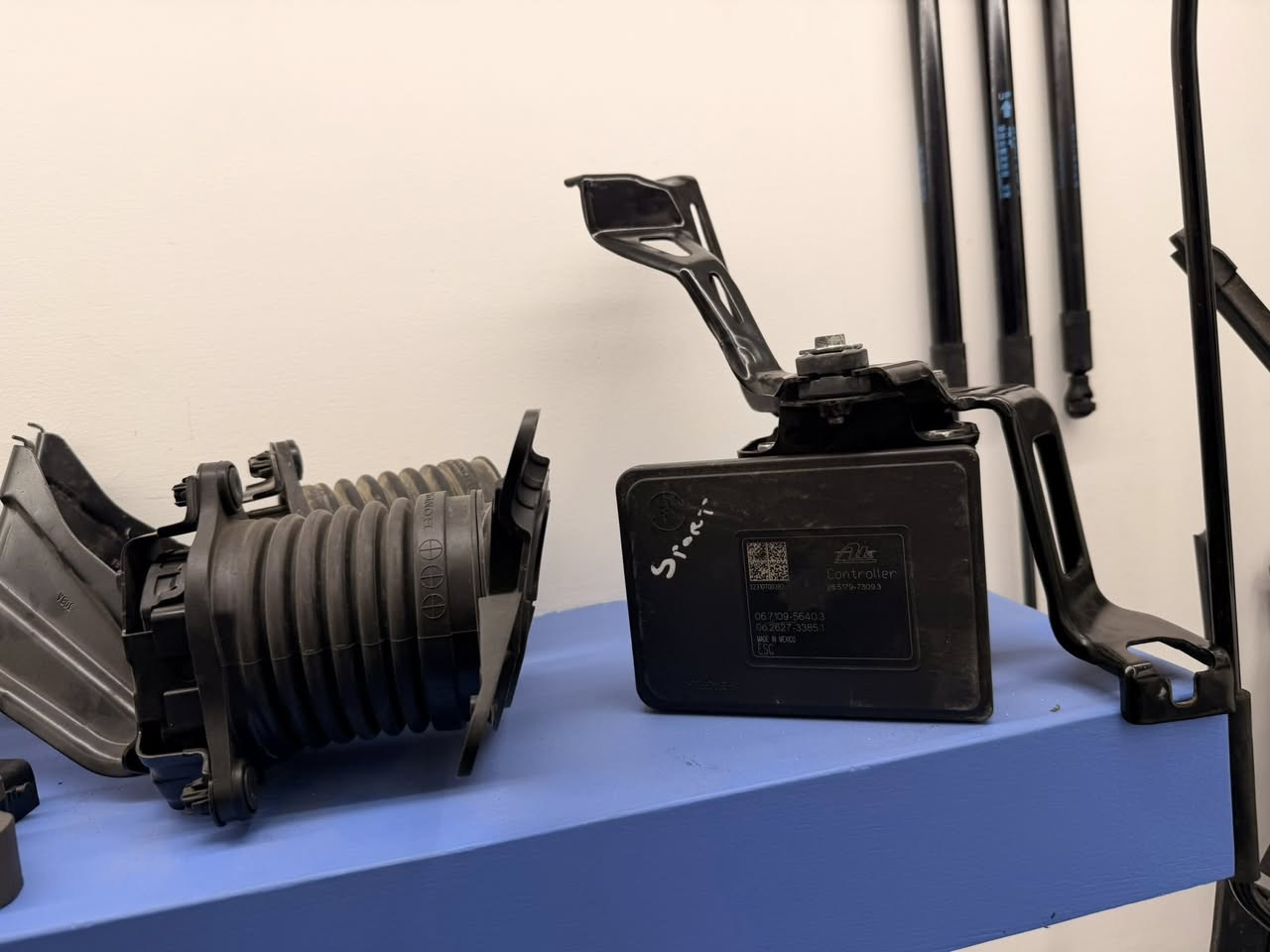 🚗مركز  المحترف بقطع غيار هوندا 🇯🇵
🔧 ثقتك الأولى بقطع الغيار الأصلية، التجارية، والتفصيخ لهوندا
العنوان الاعظمية شارع عمر بن عبد العزيز مقابيل صيدلية الباخرة 
***********
***********
