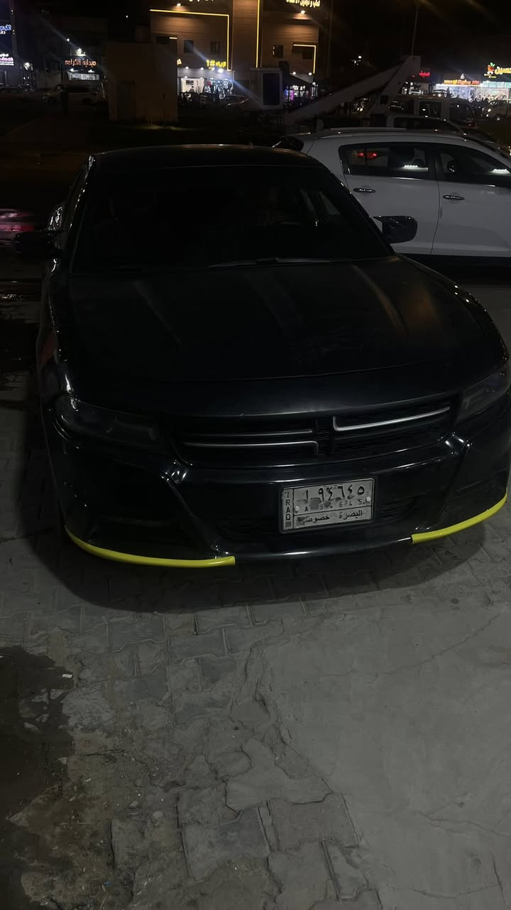 جارجر SXT 2016 بدون قطرة صبغ بجم كبس ضربتها بل جنطة وتبدلت بيها بس قطعة وحدة تبديل يعني فقط ولباقي كفاله بيها ملاحضات بسيطة لسيارة جديدة وجاهزة حدادية بس شغل وطلع ماشية 140 سعر 178 عنواني بصرة رقم *********** عندك مراوس هم ميخالف
