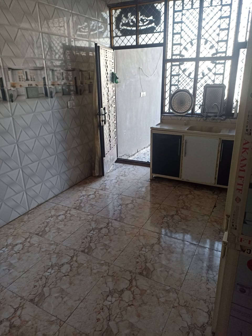 دار للبيع المساحة 175متر يتكون من غرفتين نوم صاله استقبال مطبخ حديقه المكان التصنيع الزراعي مدخل قاعه اوسكار الجاد بلشراء يتفضل خاص او يتصل على الرقم التالي ***********يو واتس اب
