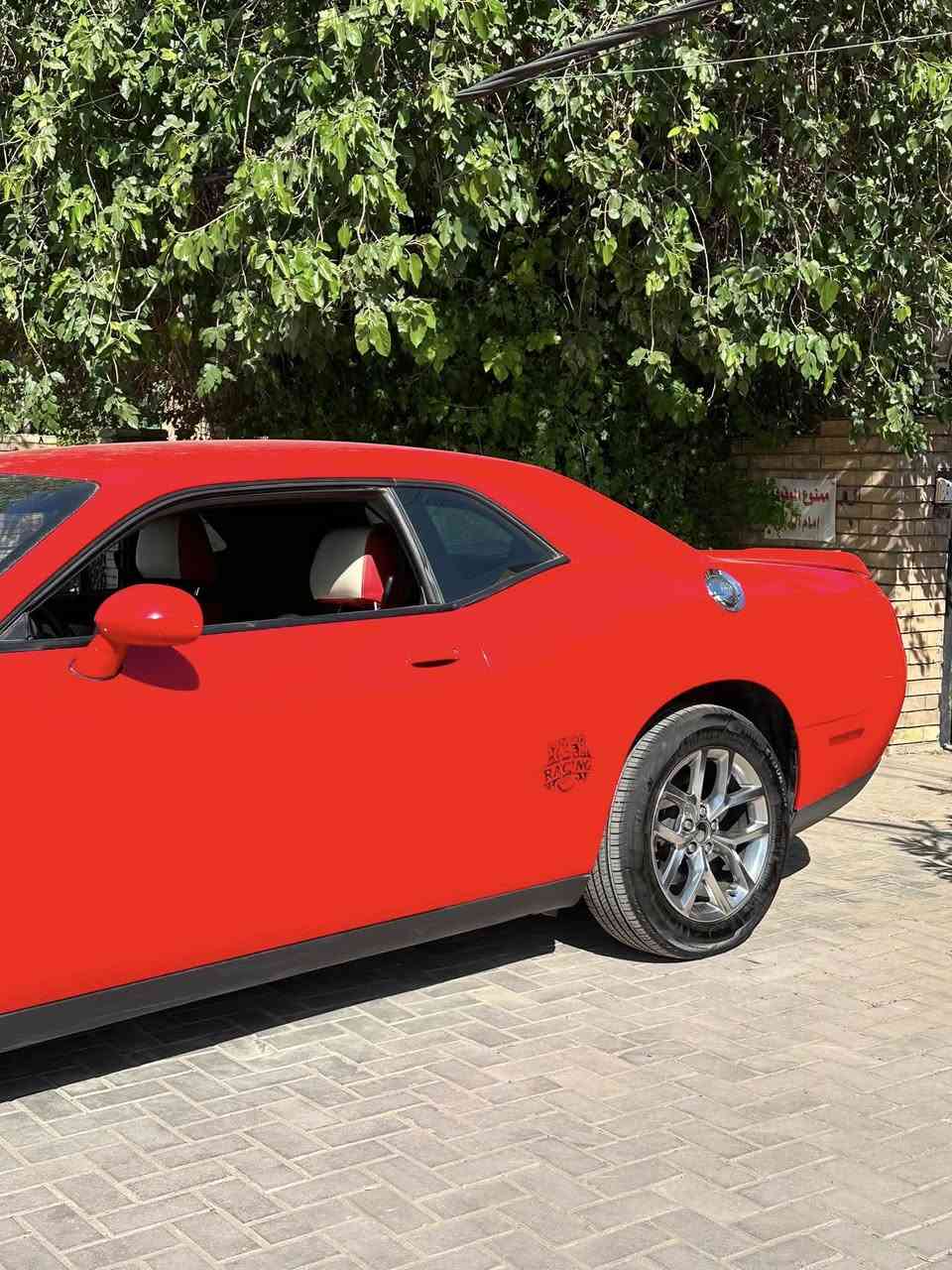 جالنجر 2018 sxt ماشية 88 ميل متواجد بالكاظمية و بالمنصور و بالجادرية
بيها نواقص بسيطة 
السعر 159 ورقة
تواصل ***********
