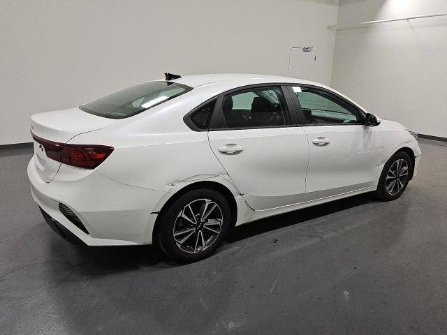 فورتي موديل ٢٠٢٣ حره، تترقم جميع المحافظات، بدون تبديل(اشخوط بسيطه) السعر ١٤٥ ورقه ..مكان السياره  مركز الناصريه ***********
