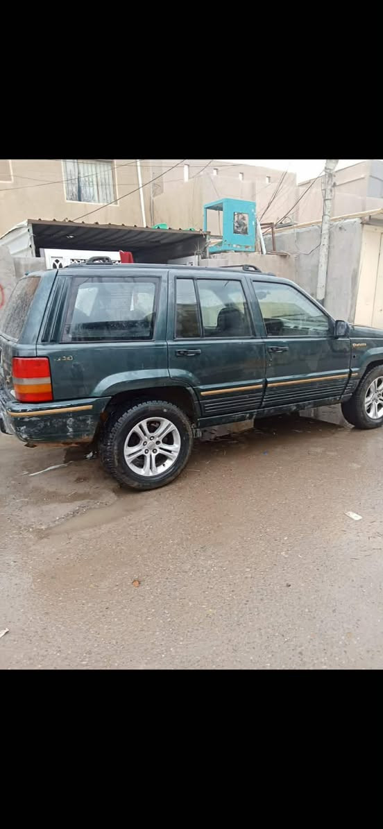 السلام عليكم
جيب شيروكي موديل 94 
مكينه وكير بلاد جدد 
فور ويل شغال 
تخم تاير جبلي 
سيبايه تفصال درجه اولى بس ماموجودةً بالصور حاليا مشدودة بالسيارة
تبريد نقص راتيتر وغاز 
تدفئه شغاله 
داخلها نضيف
مصبوغه فقط كلير بدون حادث او ضربه
كهربائيات كلها شغاله فقط كيج البانزين طوافه عطلانه
رقم سليمانيا باسمي 
مكاني بغداد الزعفرانيه 
السعر 53 بيه مجال 
***********
