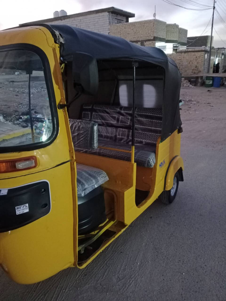 من رخصة الادمن 
السلام عليكم
تكتك2018شهر ال11اوراق المصطفى
مكفوله من اي ضربه مصبوغه للجماليه
مكينه عشرين مجفته مره وحده
كهربائيات شغاله كولها جديده
مكاني كربلاء حي العسكري
السعر 4 وبيهه مجال حك الجيه
الشراي يتصل ع الرقم 
***********
