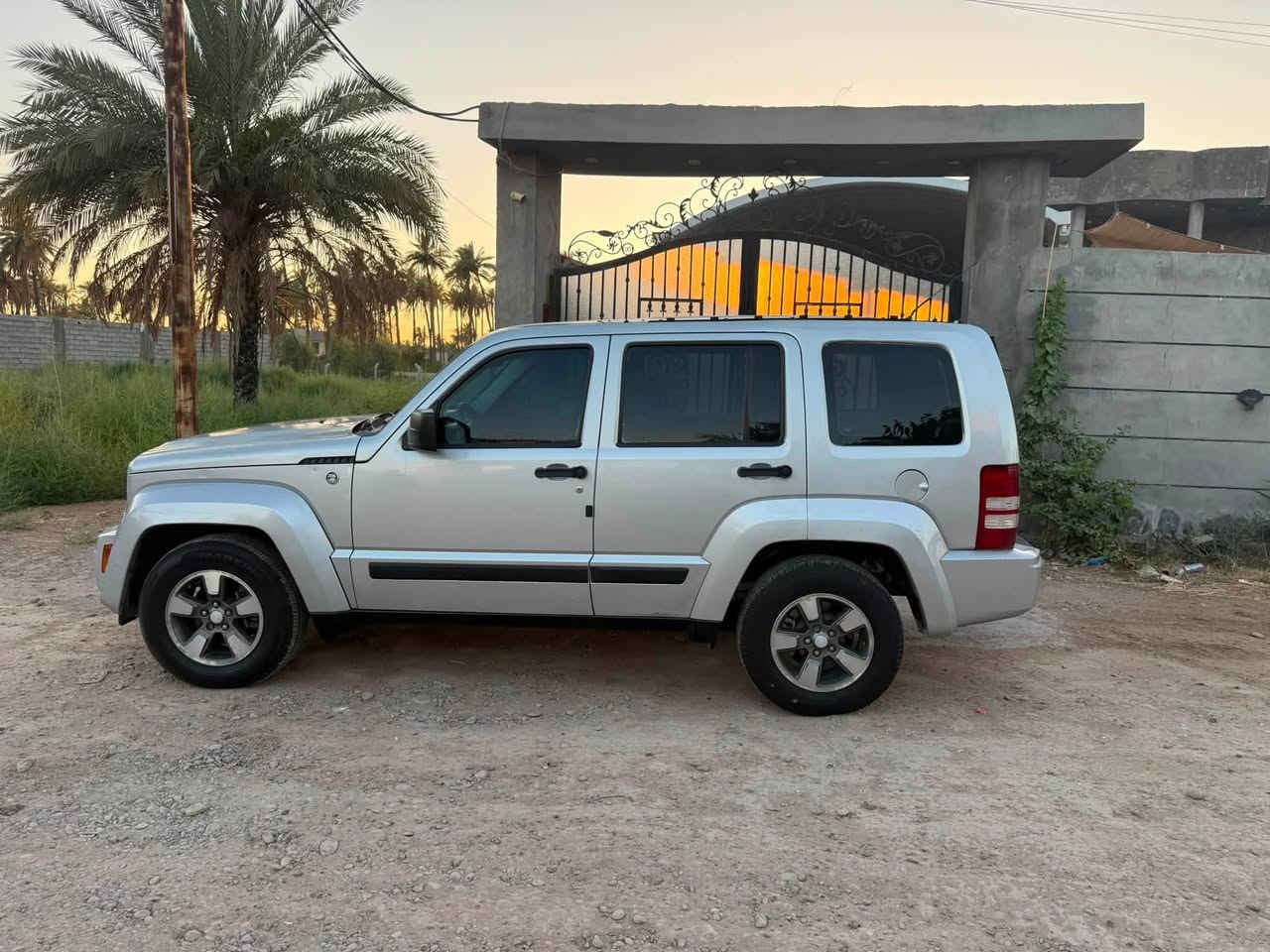 جيب ليبرتي ٢٠٠٨ بغداد سياره باسمي اصدار سنويه ورقم جديد سياره جاهزه مابيها اي نقص مكان السياره بغداد الفحامه قرب جزيره بغداد السياحيه 
غير متواجد ع فيس 
***********
