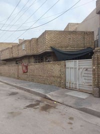 بيت للبيع امانه منطقة الكفائات شارع العياده مساحه ١٥٠م يحتوي على غرفتي...