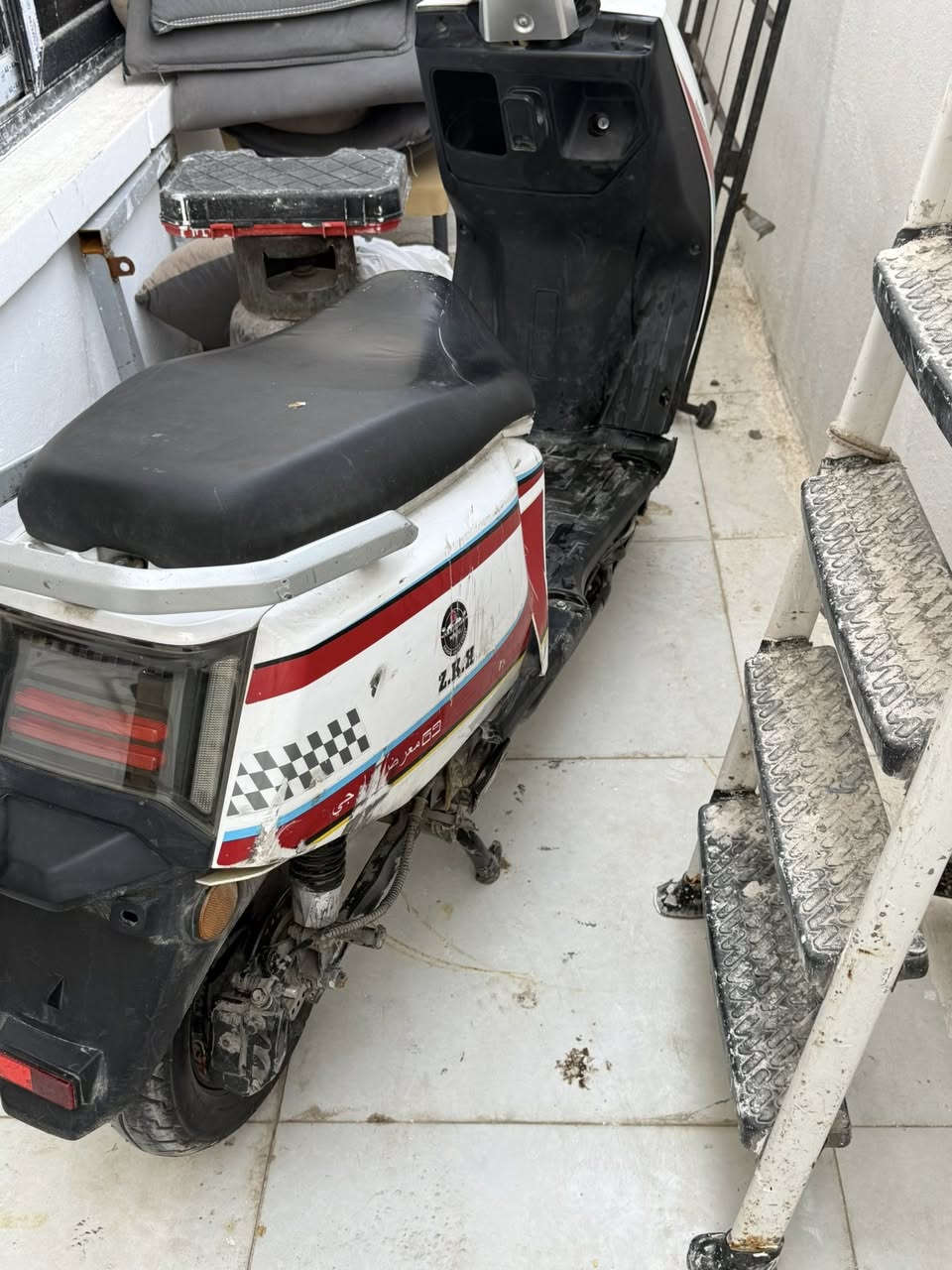 السلام عليكم دراجه شحن لبيع سعره 400وبيه مجال ***********
