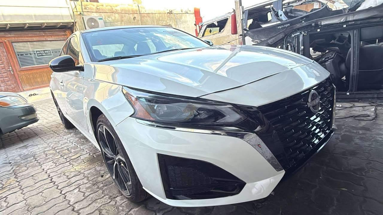 نيسان التيما SR 2024
السعر 120$ ورقه 
مكان السيارة الإمارات 
مواصفات ال SR 
محرك 2.5L 
سحب أمامي
للإستفسار 
*********** إتصال أو واتساب
