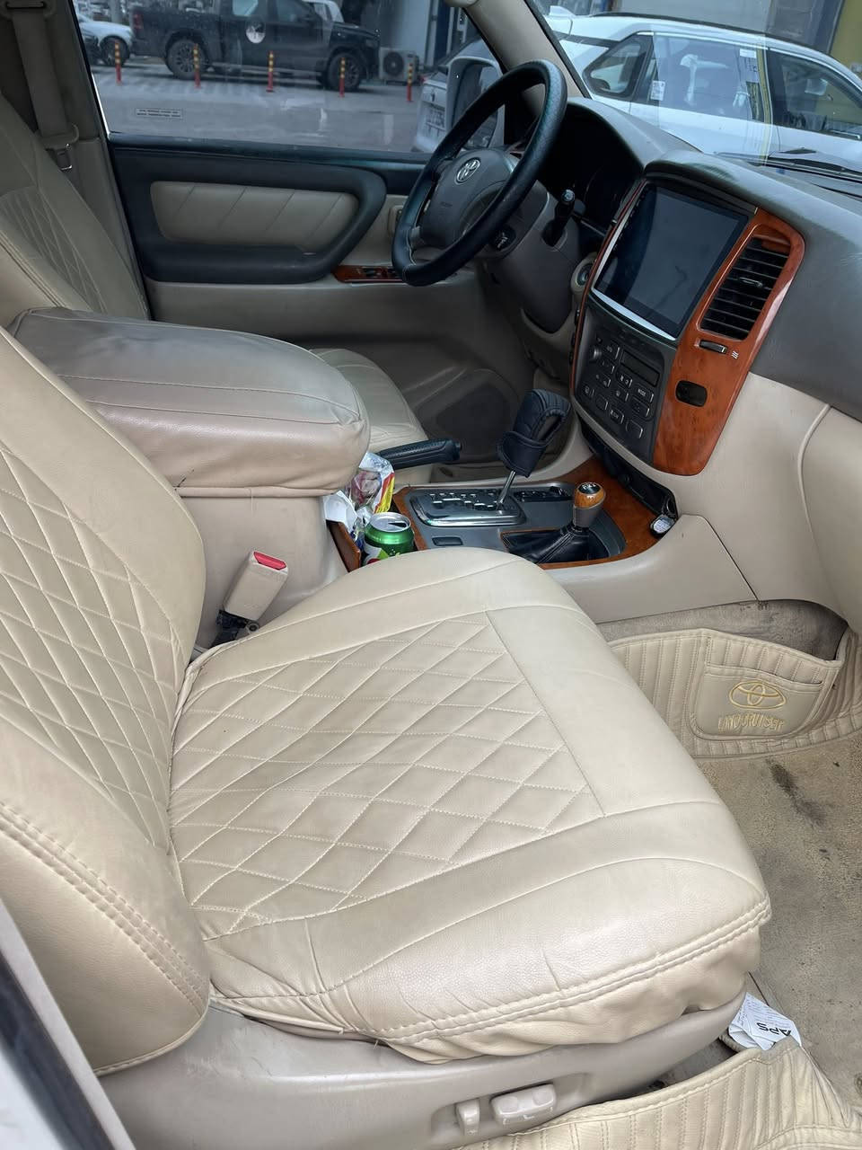 لاند كروز 2005. Vxr. فول مواصفات
محرك 8 سلندر  جكات كشنات جلد كهرباء 

امامية استيرن كهرباء ثلاجة 7 راكب تبريد 3 

قطع تحكم استيرن فور ويل سلايت فتحة دبل 

تانكي محرك بلاد ممفتوح بيها صبغ جاملغ 

وبنيد وشويه بالصندوك رقم شمالي باسمي 
 
السعر 160 

***********
