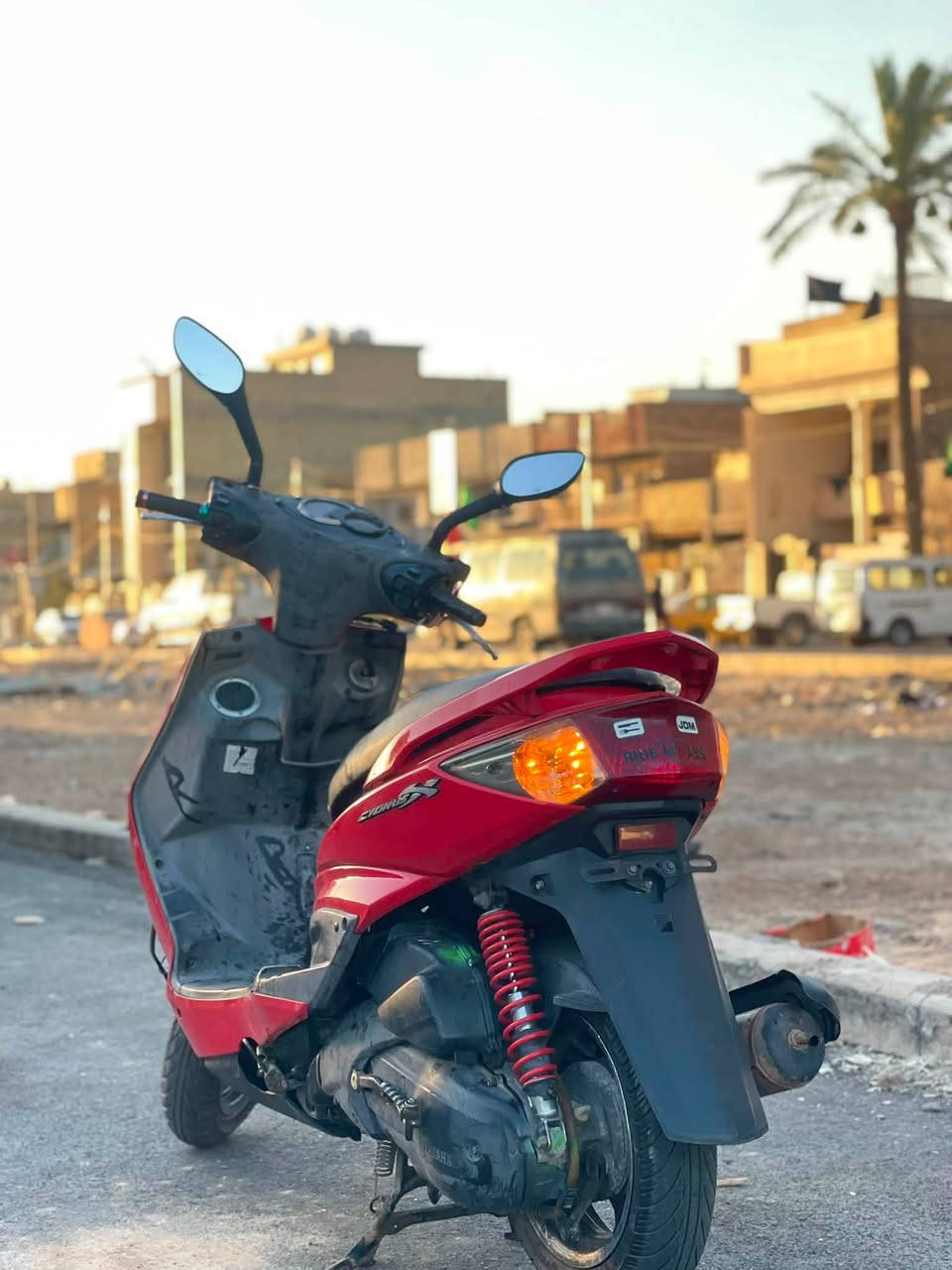 السلام عليكم للبيع سكنس فحل كابريتر مكفوله كفاله عامه جديده دراجه كله شغاله من طول لطول مابيه نقص برغي دراجه جاهزه لآخر حبايه مال جناي شلعه ومعدل خير من الله سعر (٨٠٠)مكاني بغداد الدوره رقمي ***********
