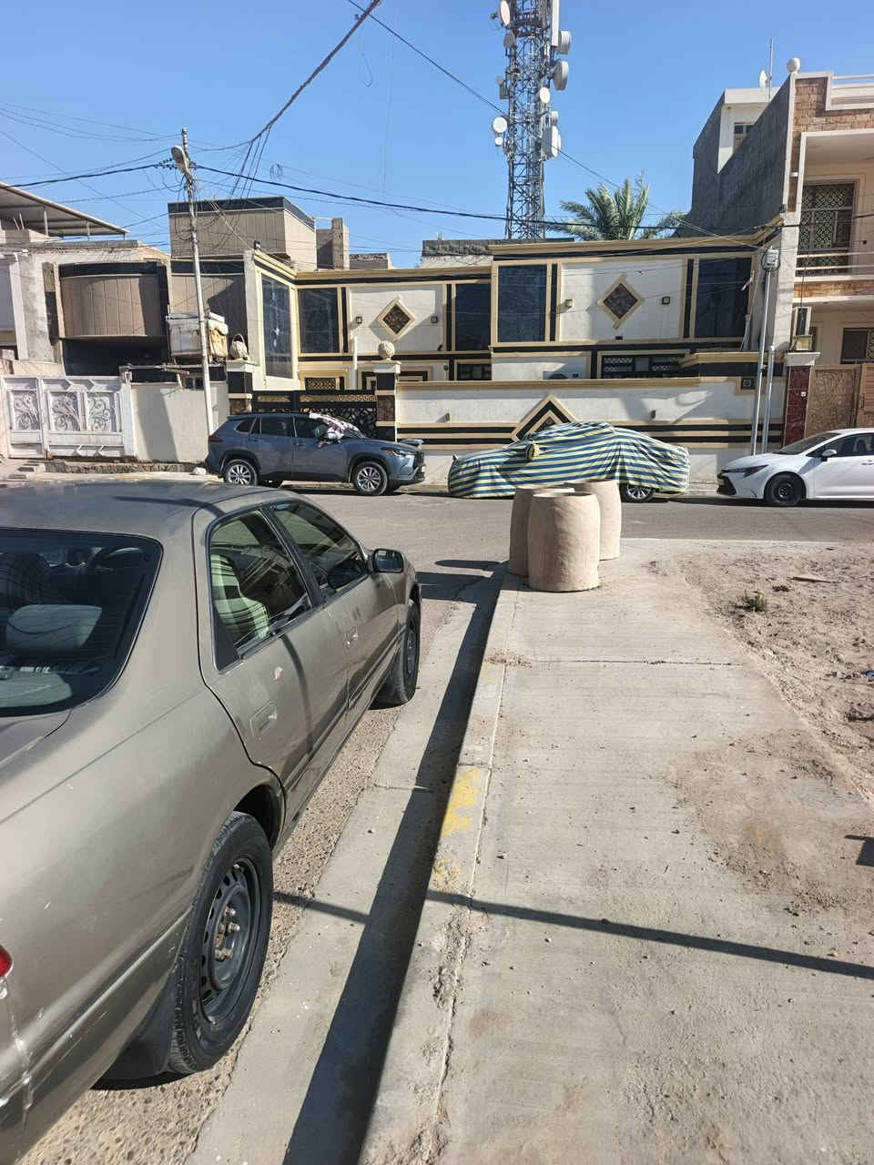 سلام وعليكم كامري ٢٠٠١ صبغ عام الجماليه فقط وارد امريكي بدون ضرر محرك جديده جديد مال مال كصه كير جديد تبريد ثلج مكان السياره الفلوجه 
‏‪***********‬‏
