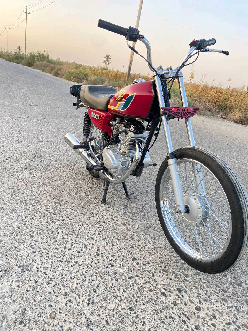 دراجه نامه للبيع. مكينه كايمه. أدوات. سعر 450 وبيها مجال. مكان سوق الشيوخ. رقم الهاتف :***********