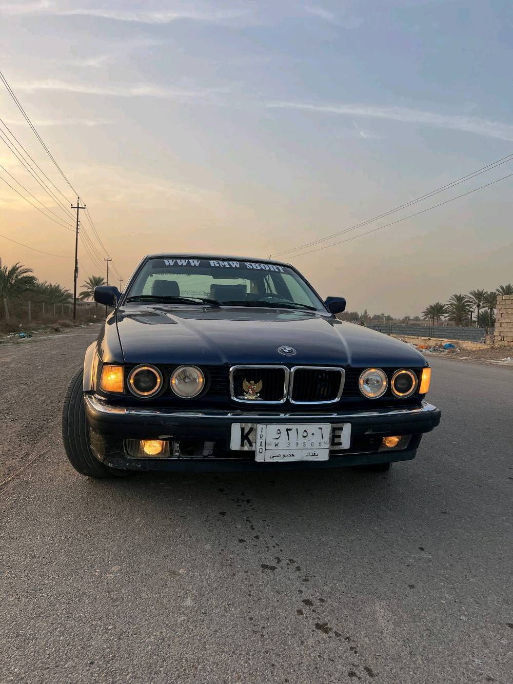 للبيع بي ام دبليو 730V8 لون حبري سياره عوزها تايرات وغاز تبريد واي ستفسار هذه رقمي 