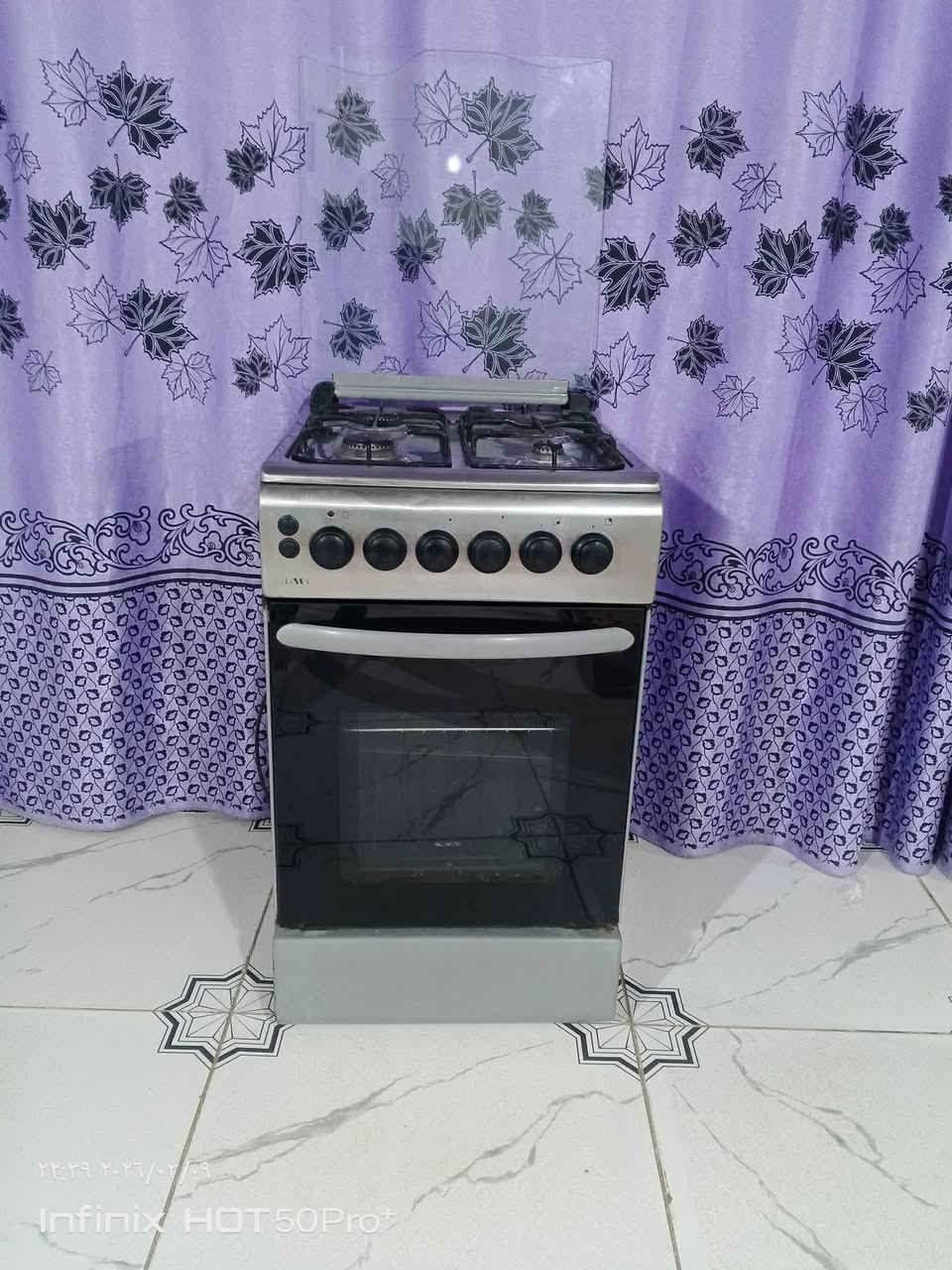 سلام عليكم طباخ اربع اعيون ابو الفرن نضيف كلشي مابي 90 وبي مجال مكاني كوت حي الجامعه قرب مجمع فدك ***********
