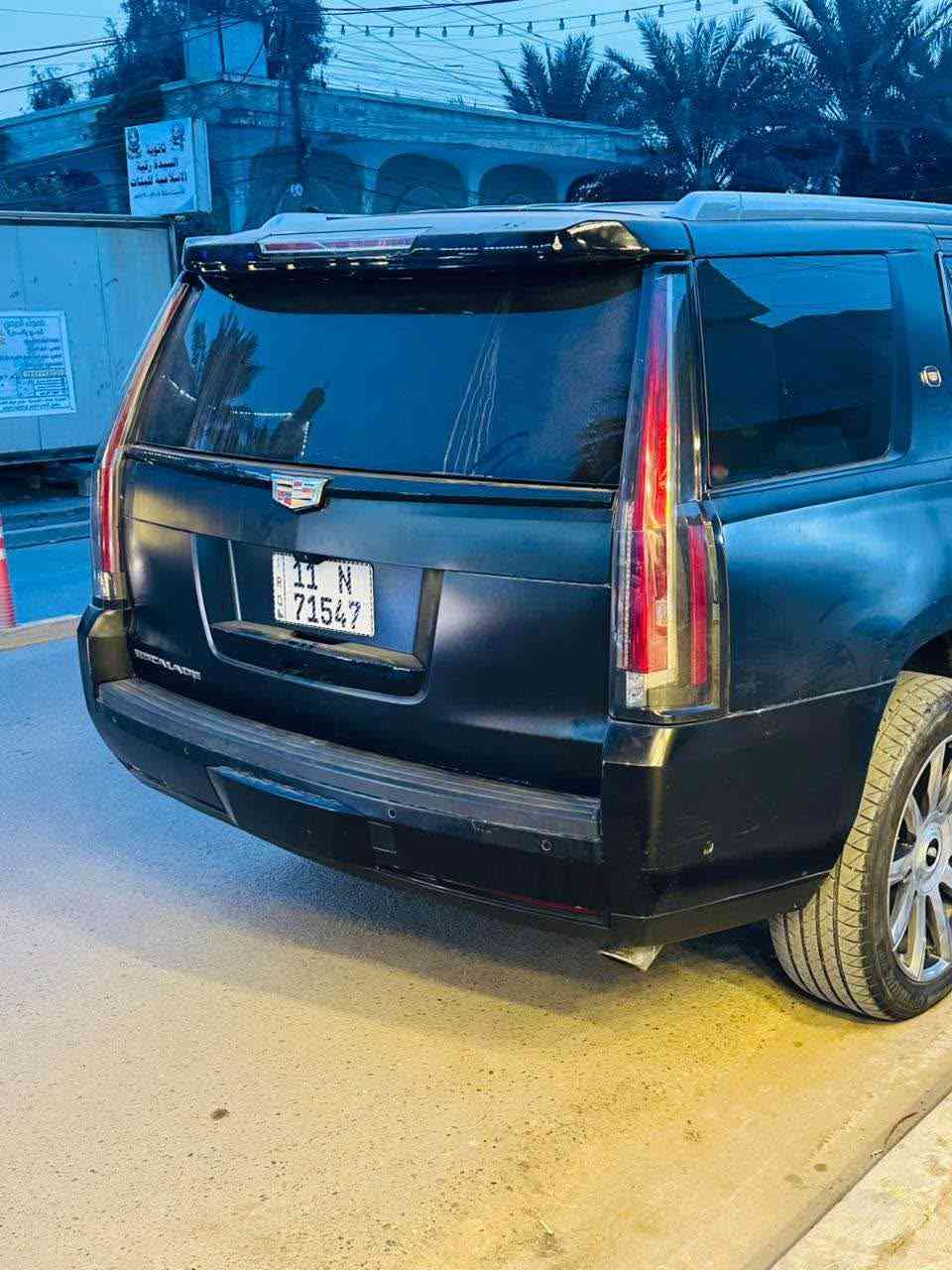 السلام عليكم ورحمة الله 

بيع او مراوس حسب القناعه اقل او  اغلى كلشي يرهم 
   ................... السعر 360  ورقه ...........................
للبيع سيارة كاديلاك سكاليد موديل 

مغلفه بي بي اف طافي 
وارد امريكي  صور حادث موجوده 

المواصفات

1- كاديلاك سكاليد موديل 2020 ESV XL
2- محرك 8 سلندر 6200 بقدرة 420 حصان وعزم 621 نيوتن متر 
3- كير اوتوماتك 8 سرعات
4- لايتات امامي 5 عدسات زينون لكل طرف مع LED
5- كشافات دعامية LED
6- حساسات الأتوبارك للرصف التلقائي مع حساسات الاجتياز الجانبية 
7- السيارة ماشية حاليا 81 الف  كيلو متر 
8- نظام كاميرات 360 درجة مع كاميرا اضافية برؤية 180 درجة
9- قبق جنطة كهربائي شفط 
10- سلايد روف قمارة 
11- انظمة قيادة عدد 3 رياضي وثلجي واعتيادي 
12- بصمة للابواب ال5 مع بصمة تشغيل مع تشغيل عن بعد
13- نظام الاوتوبارك ونظام حفظ المسار والتنبيه عند الخروج من المسار 
14- ويل كب حجم 22 اصلي 
15- مقابض ابواب نيكل مع مصابيح LED داخل المقابض ال 4
16- غرفة السيارة جلد اصل مع تدفئة وتبريد 
17- تحكم فول كهرباء مع هزاز لكشنات المقدمة
18- الكشنات الخلفي فصل ملكي سياحي اصل
19- ستيرن كهربائي الحركة
20- شاشة ليزرية متحركة ( العينة ) مع ايعازات متعددة للضبط
21- تحكم متكامل بمنظومة التبريد الخلفية 
22- منافذ USB مع HDMI مع منافذ كهرباء وطاقة 
23- نظام صوتي BOSS مع مواقع تخزين لحفظ الاغراض 
24- عارضة بيانات على الجامة الامامية 
25- شاشة دشبول وسطية متكاملة الايعازات مع قاصة داخلية مخفيه
26- رادار امامي لمنع التصادم وظبط المسافات 
27- تحكم ستيرن جهتين متكامل للتحكم بالعينة الداخلية وايعازات الرادار 
28- تطعيم دواخل بجلد اسود مع خامة الكنتارا مع تطعيم بالصاج الطبيعي 
32- شاحنة وايرلس للموبايل مع منافذ USB ومنفذ طاقة 
رقم بغداد بسمي تحويل ثاني يوم  مكاني البياع او الدوره 
للستفسار *********** بغداد, العراق
